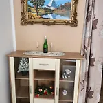 Halle, Bestes In Preis- Leistung- Lage, City, Eg, 84 Qm, Sd, 1- 3 Doppelzimmer, Extra Fuer Sie Kostenlose Tv Lounge Extra Kueche U Bad Bis 6 Personen * Halle (Saale)