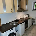 Halle, Bestes In Preis- Leistung- Lage, City, Eg, 84 Qm, Sd, 1- 3 Doppelzimmer, Extra Fuer Sie Kostenlose Tv Lounge Extra Kueche U Bad Bis 6 Personen 公寓 *