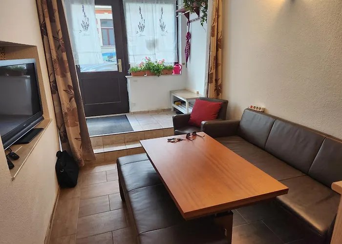 Appartement Halle, Bestes In Preis- Leistung- Lage, City, Eg, 84 Qm, Sd, 1- 3 Doppelzimmer, Extra Fuer Sie Kostenlose Tv Lounge Extra Kueche U Bad Bis 6 Personen *