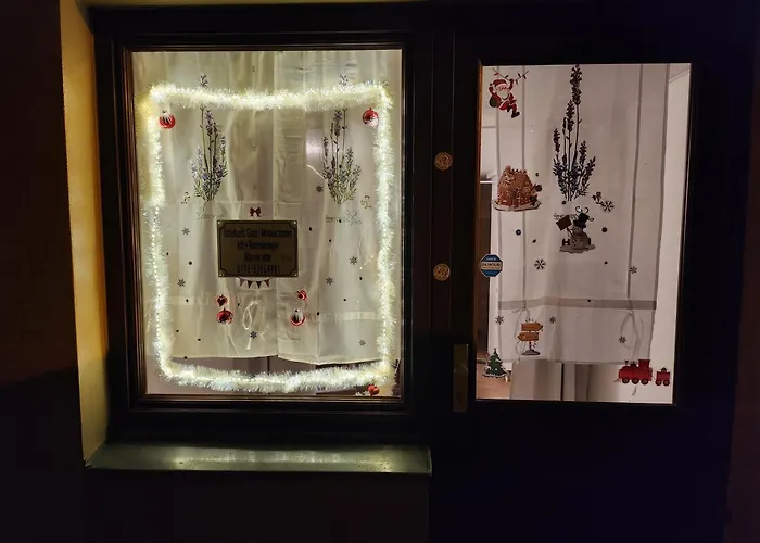 Appartement Halle, Bestes In Preis- Leistung- Lage, City, Eg, 84 Qm, Sd, 1- 3 Doppelzimmer, Extra Fuer Sie Kostenlose Tv Lounge Extra Kueche U Bad Bis 6 Personen *