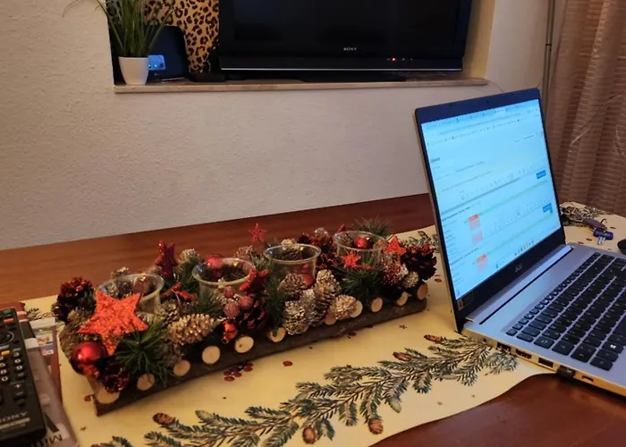 Halle, Bestes In Preis- Leistung- Lage, City, Eg, 84 Qm, Sd, 1- 3 Doppelzimmer, Extra Fuer Sie Kostenlose Tv Lounge Extra Kueche U Bad Bis 6 Personen * Halle (Saale)