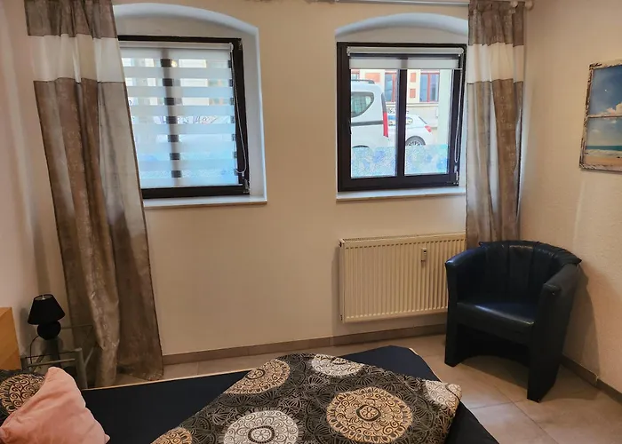 Appartement Halle, Bestes In Preis- Leistung- Lage, City, Eg, 84 Qm, Sd, 1- 3 Doppelzimmer, Extra Fuer Sie Kostenlose Tv Lounge Extra Kueche U Bad Bis 6 Personen